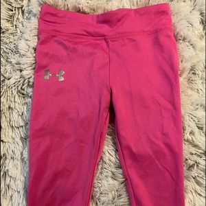 2 pair of under armour Capri